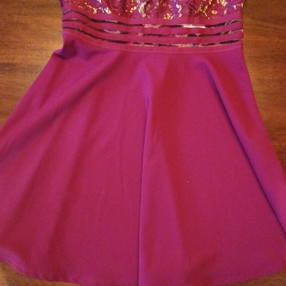 NWT Speechless Burgundy Dress Juniors Medium - Picture 3 of 8